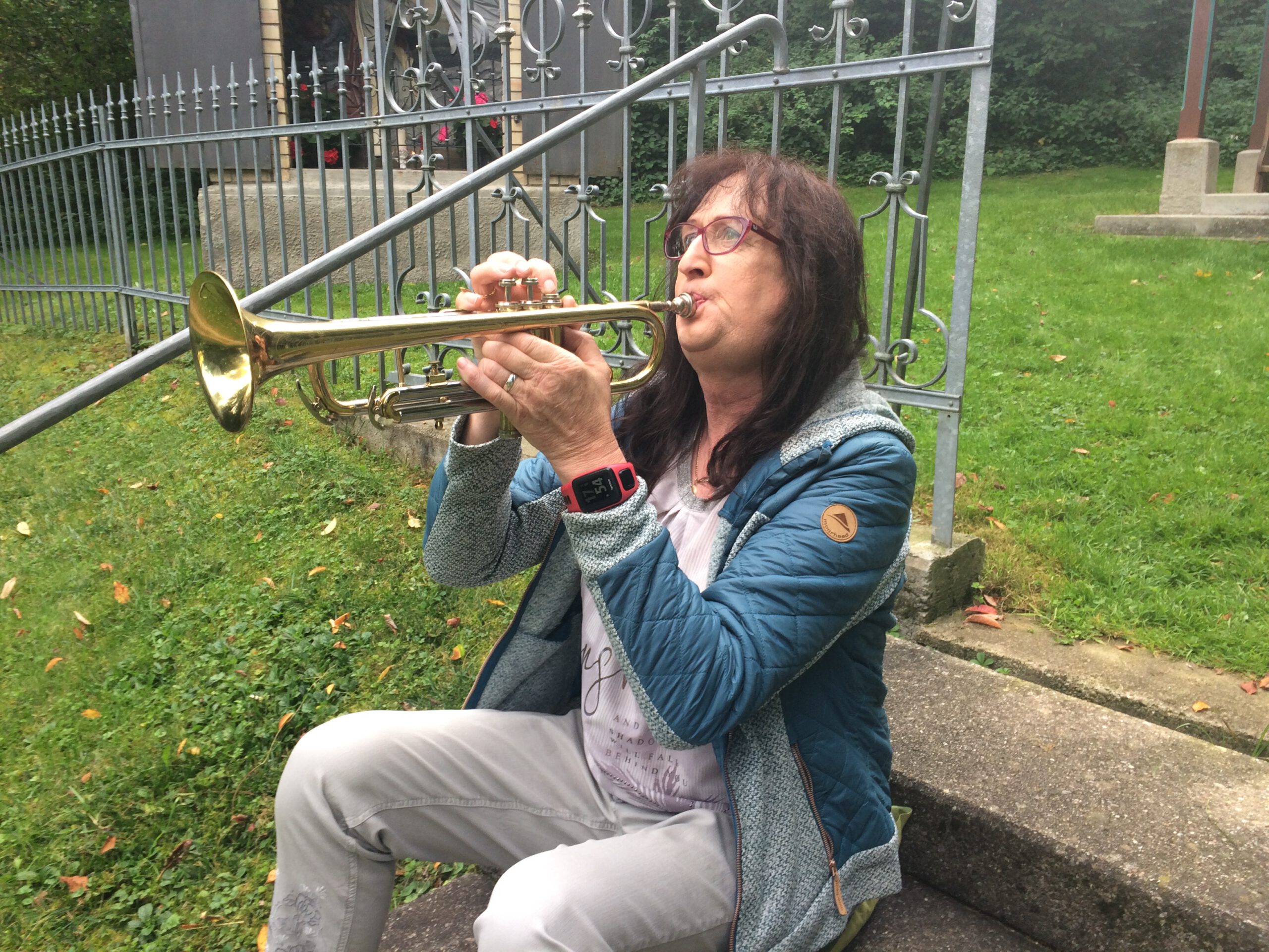 Lisa mit Trompete Lisa mit Trompete